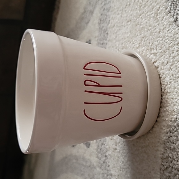 Magenta Rae Dunn flower pot 4.25" off-white w red "cupid" artisan - Picture 9 of 9